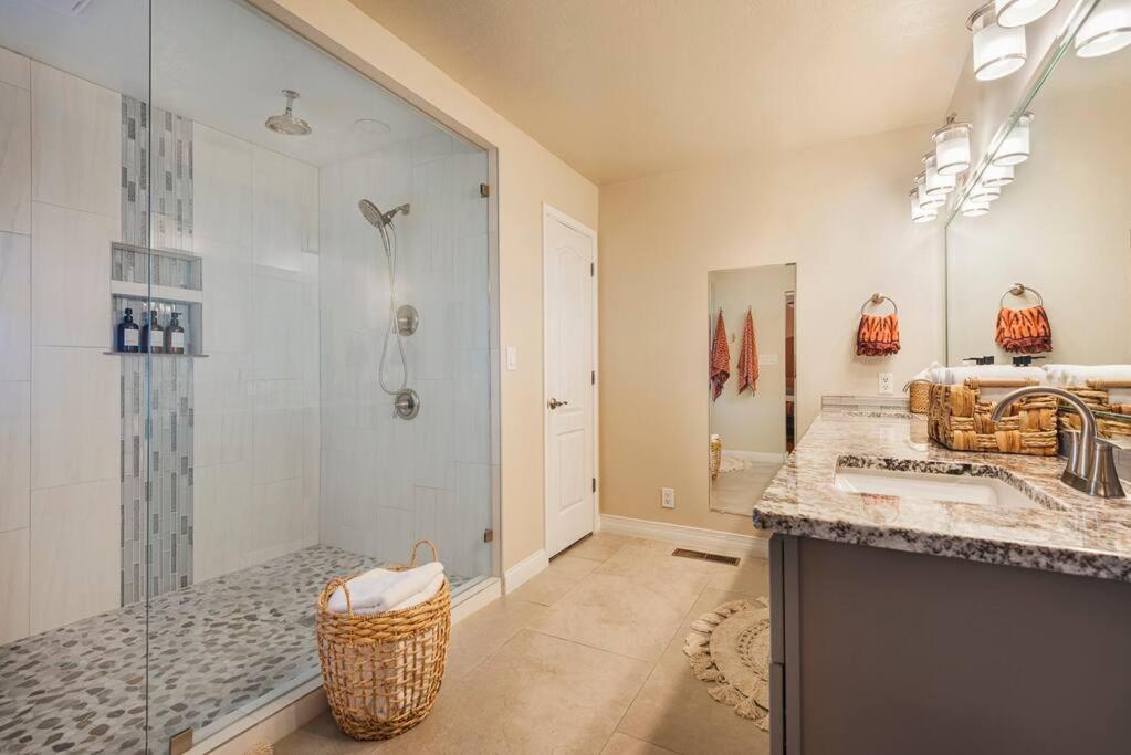 Chic 5 Bed Rooms Boho Retreat With - Games & Outdoor Movies! Albuquerque Exteriör bild