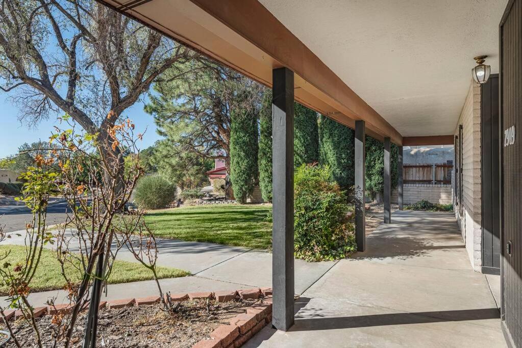 Chic 5 Bed Rooms Boho Retreat With - Games & Outdoor Movies! Albuquerque Exteriör bild